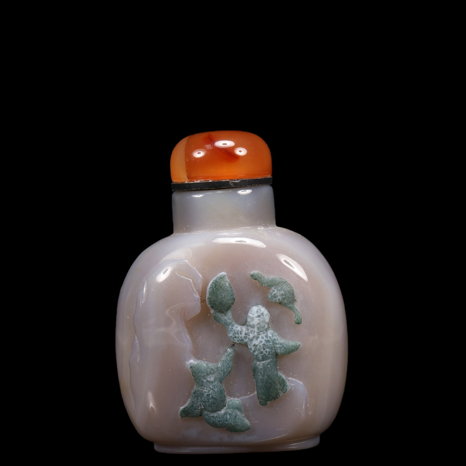 An Exquisite Agate Character and Story Pattern Snuff Bottle: An Exquisite Agate Character and Story Pattern Snuff Bottle Qing Dynasty, China Size:4.5cmx2.5cmx6.5cm Weight:57g (The Dimensions Of All Batches Are Manually Measured.If You Need More Detailed