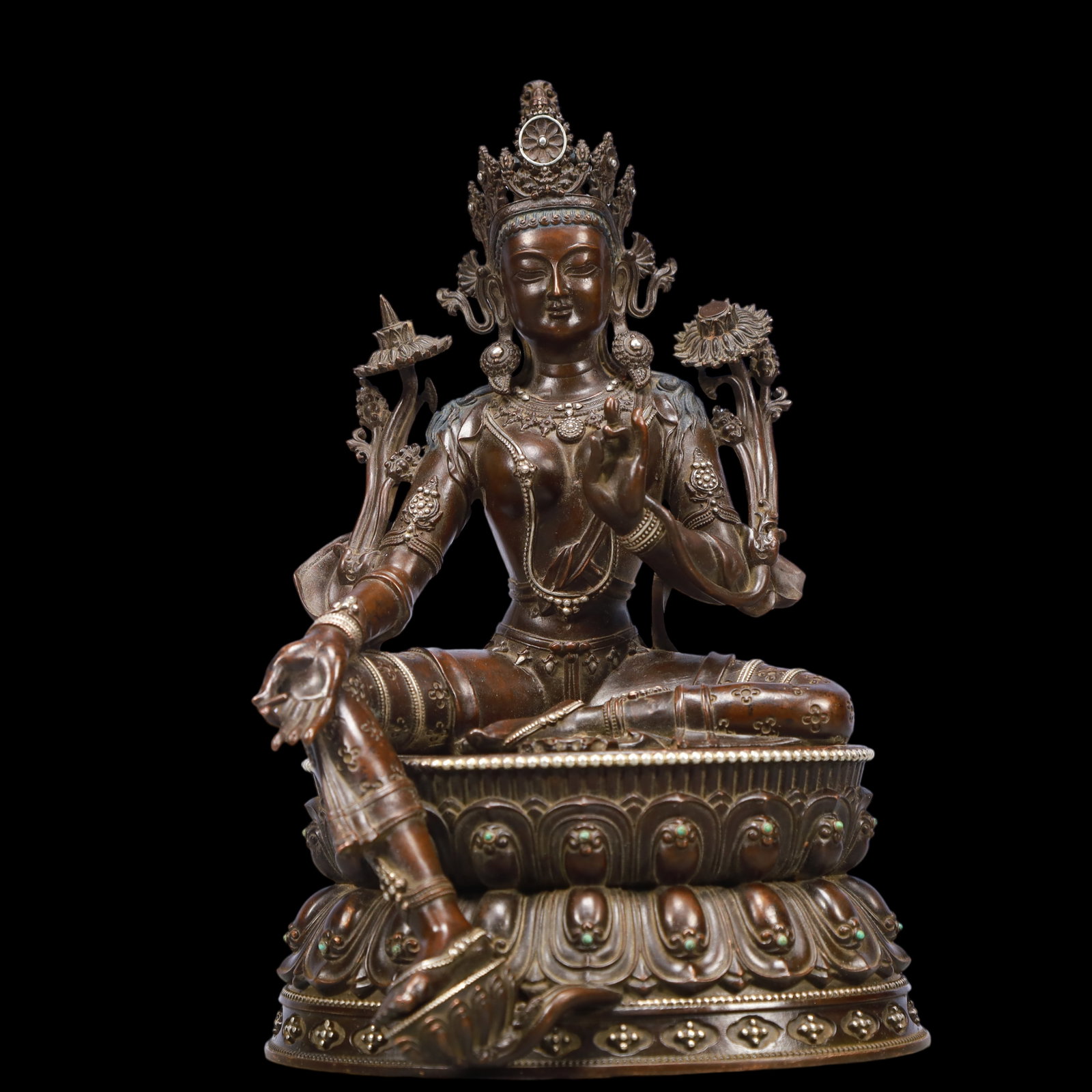 An Exquisite Bronze Inlaid Silver Inlaid Gems Statue of Avalokitesvara: An Exquisite Bronze Inlaid Silver Inlaid Gems Statue of Avalokitesvara Ming Dynasty, China Size:14cmx12cmx21cm Weight:1850g (The Dimensions Of All Batches Are Manually Measured.If You Need More