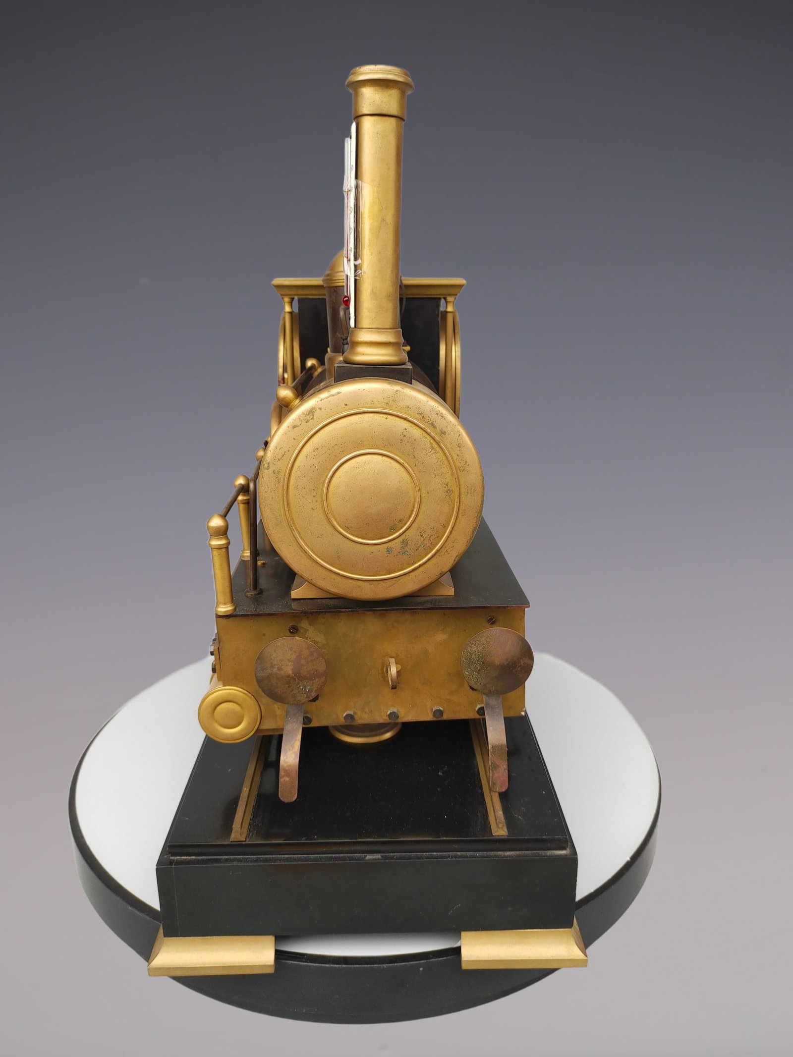 An Exquisite Gilt Bronze Train-Shaped Clock - 3