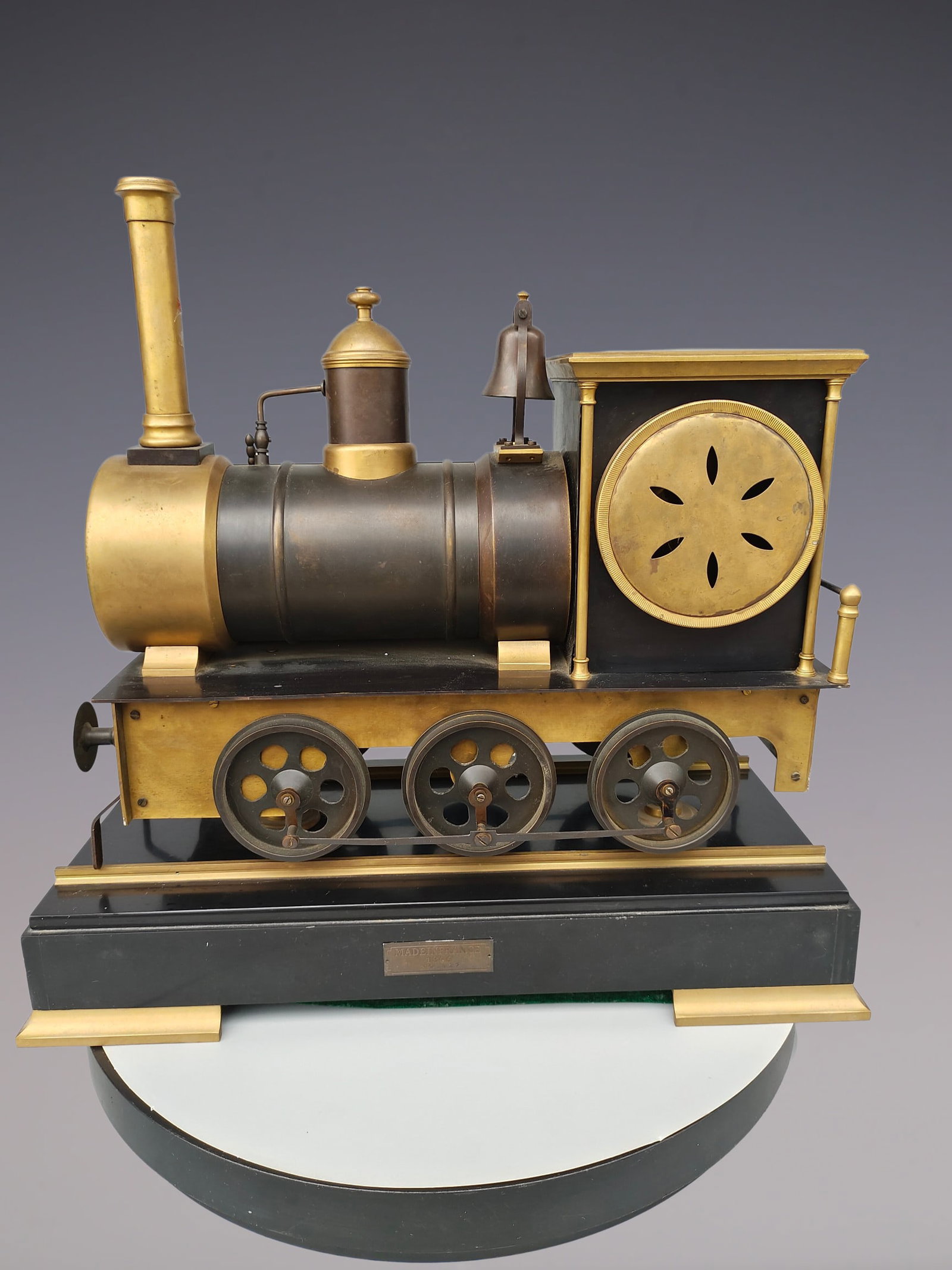 An Exquisite Gilt Bronze Train-Shaped Clock - 5
