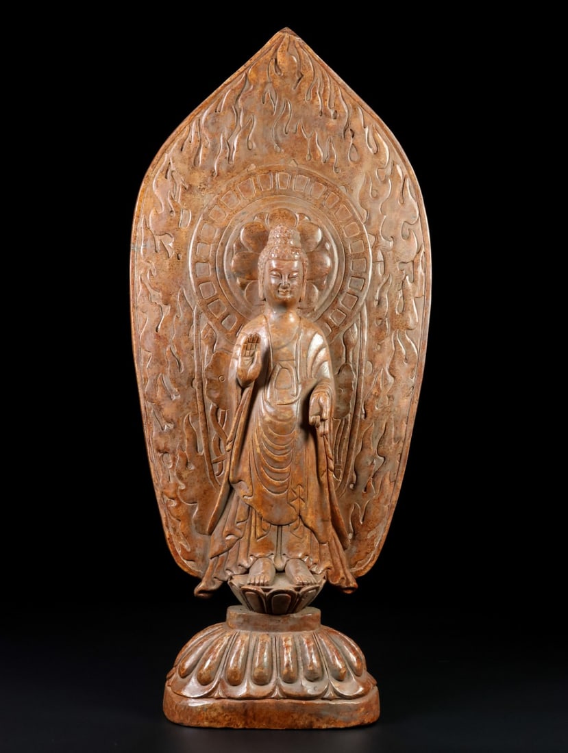 An Exquisite White Jade Buddha Statue Ornament: An Exquisite White Jade Buddha Statue Ornament Han Dynasty, China Size:24.5cmx20cmx9cm Weight:7450g (The Dimensions Of All Batches Are Manually Measured.If You Need More Detailed Information, Please