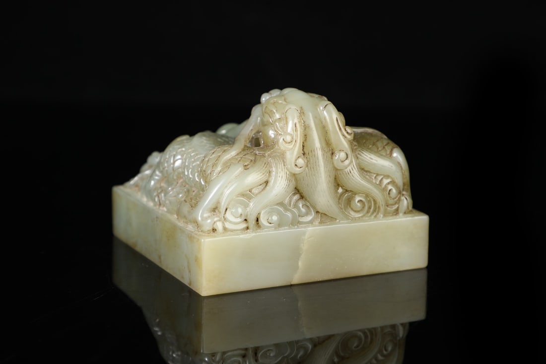 An Exquisite White Jade Dragon Pattern Seal - 8
