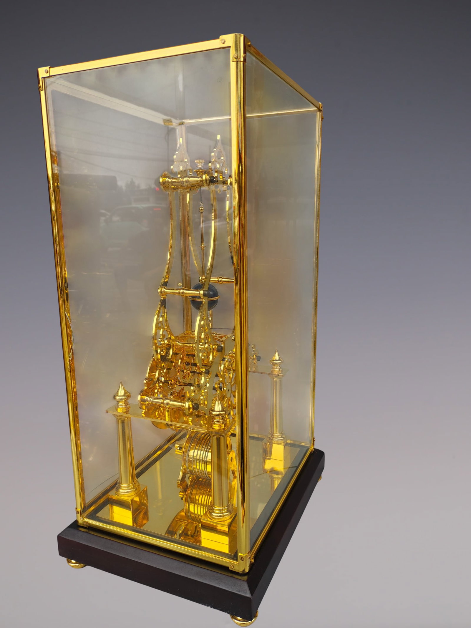 An Exquisite Gilt Bronze Clock - 3