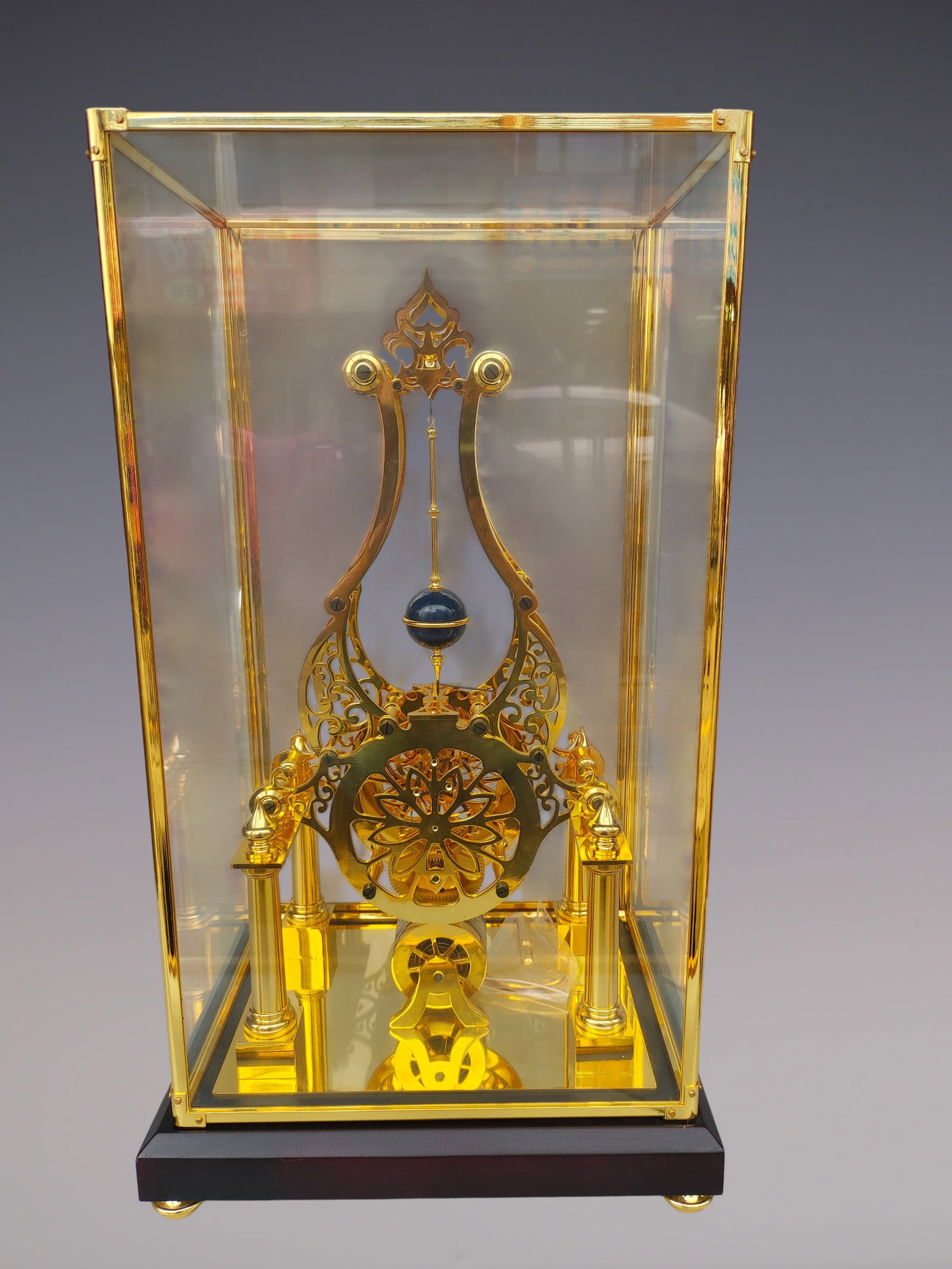 An Exquisite Gilt Bronze Clock - 4