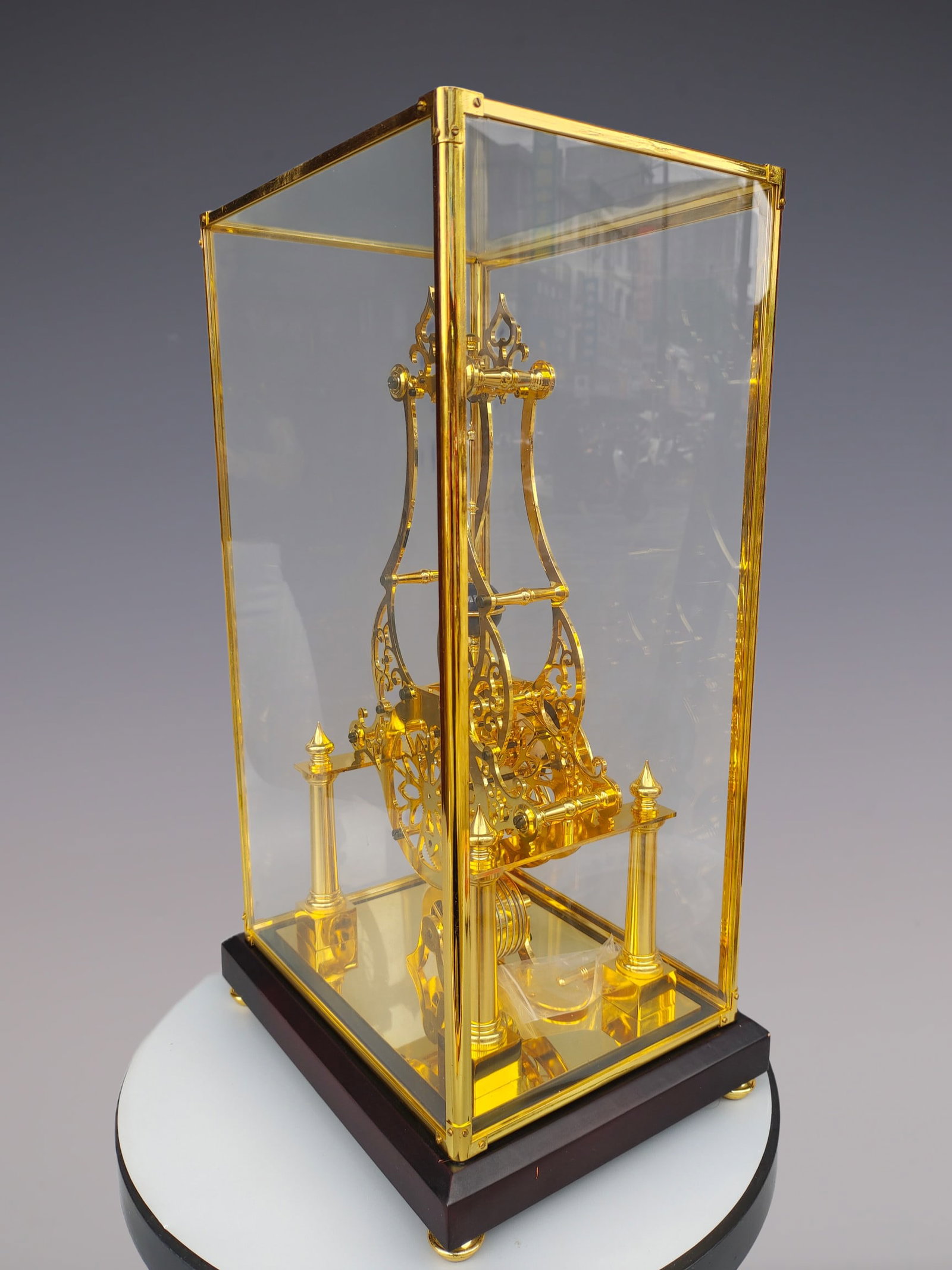 An Exquisite Gilt Bronze Clock - 5