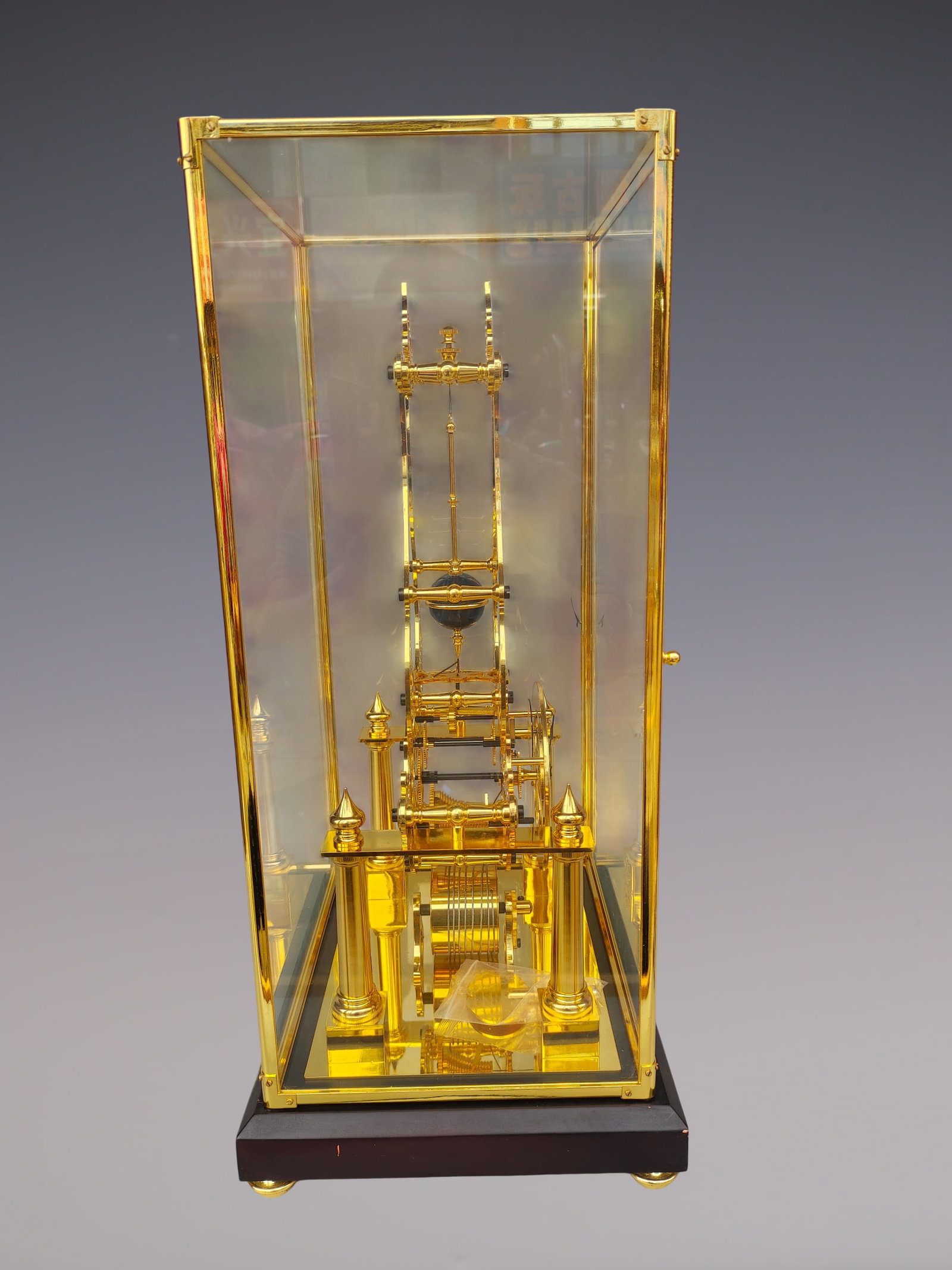 An Exquisite Gilt Bronze Clock - 6