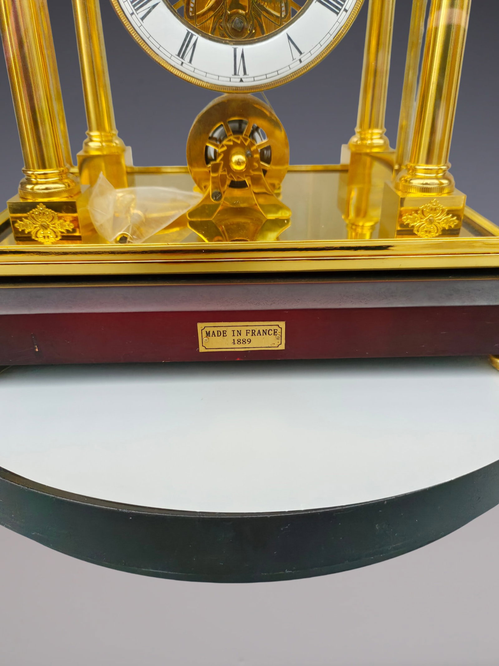 An Exquisite Gilt Bronze Clock - 9