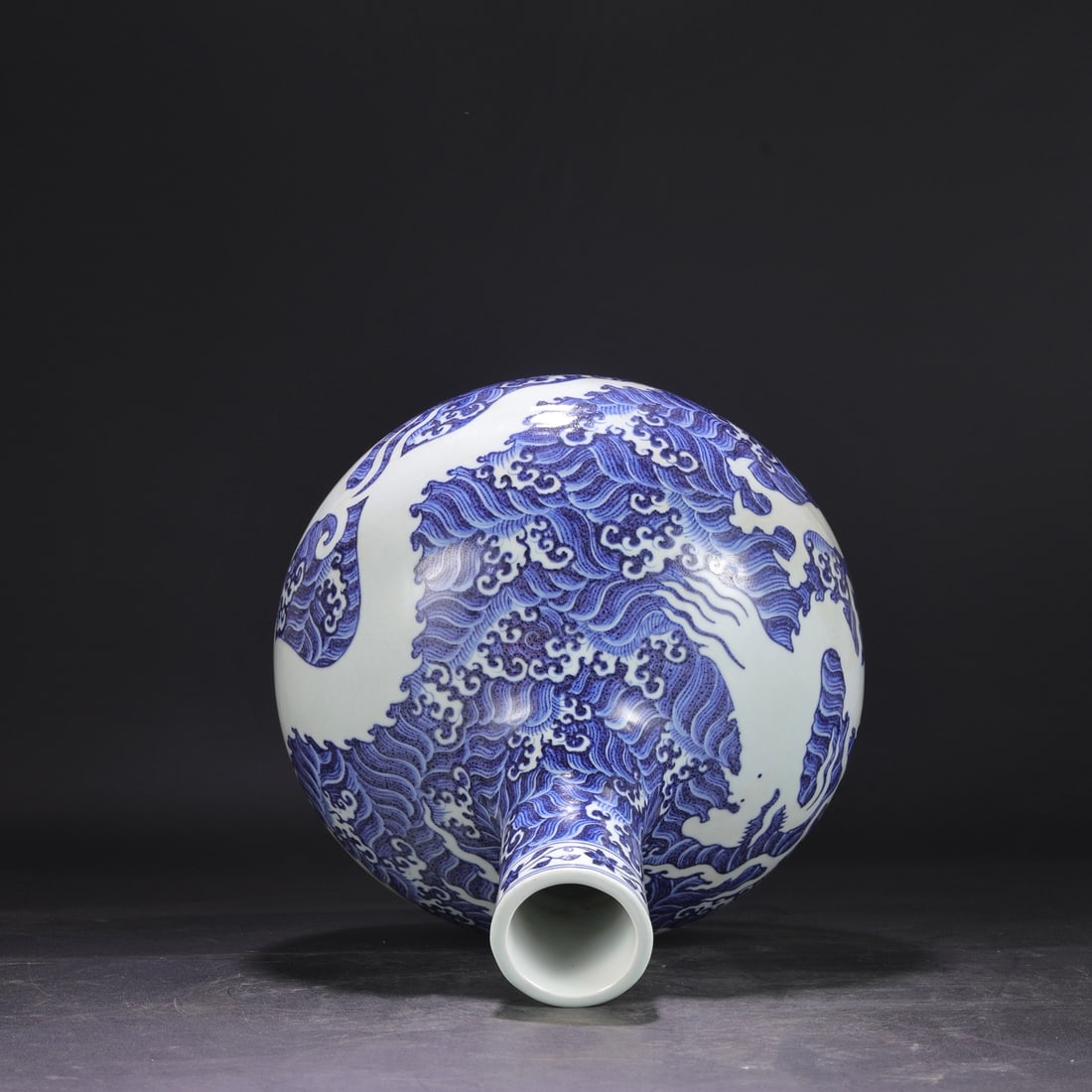 An Exquisite Blue and White Seawater Pattern Dragon Pattern Lotus Pattern Vase - 4