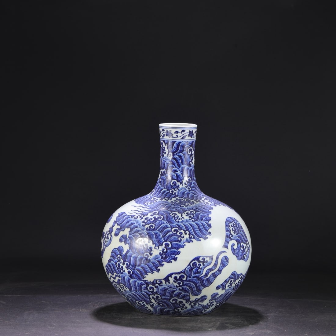 An Exquisite Blue and White Seawater Pattern Dragon Pattern Lotus Pattern Vase - 6