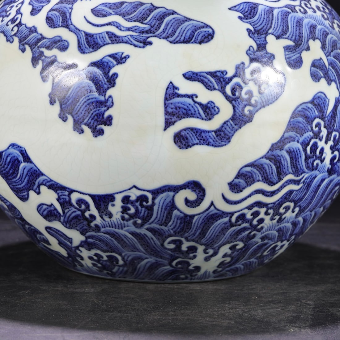 An Exquisite Blue and White Seawater Pattern Dragon Pattern Lotus Pattern Vase - 8