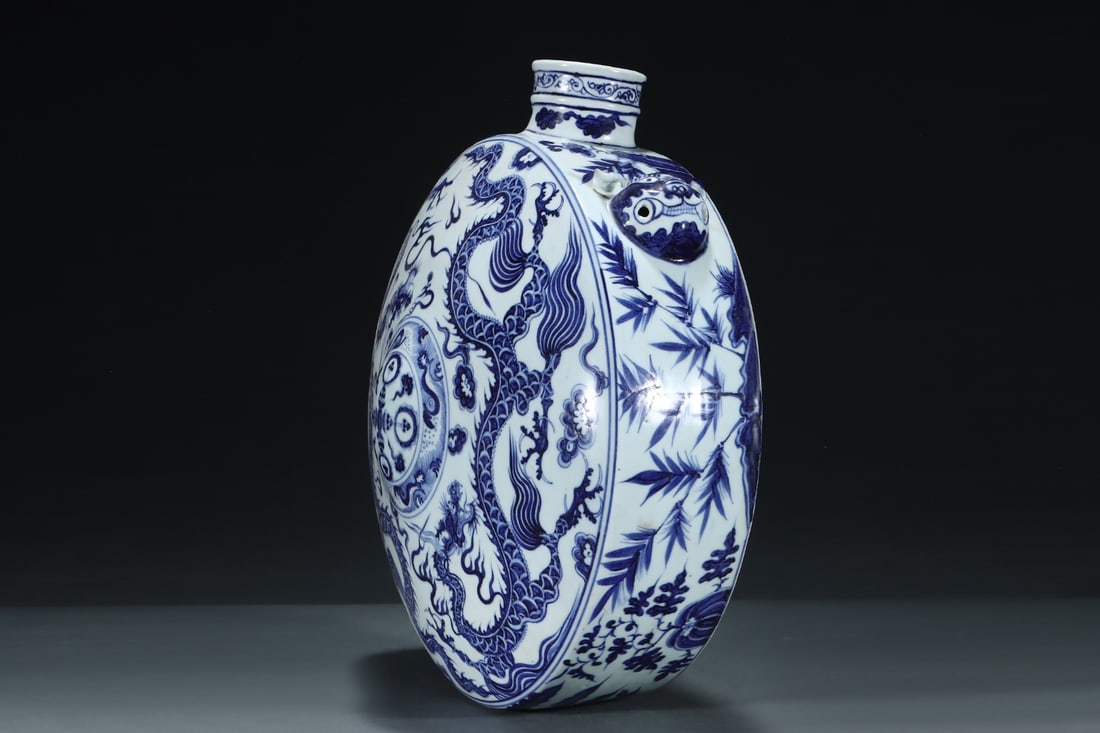 An Exquisite Blue and White Dragon Pattern Double-Ears Vase - 2