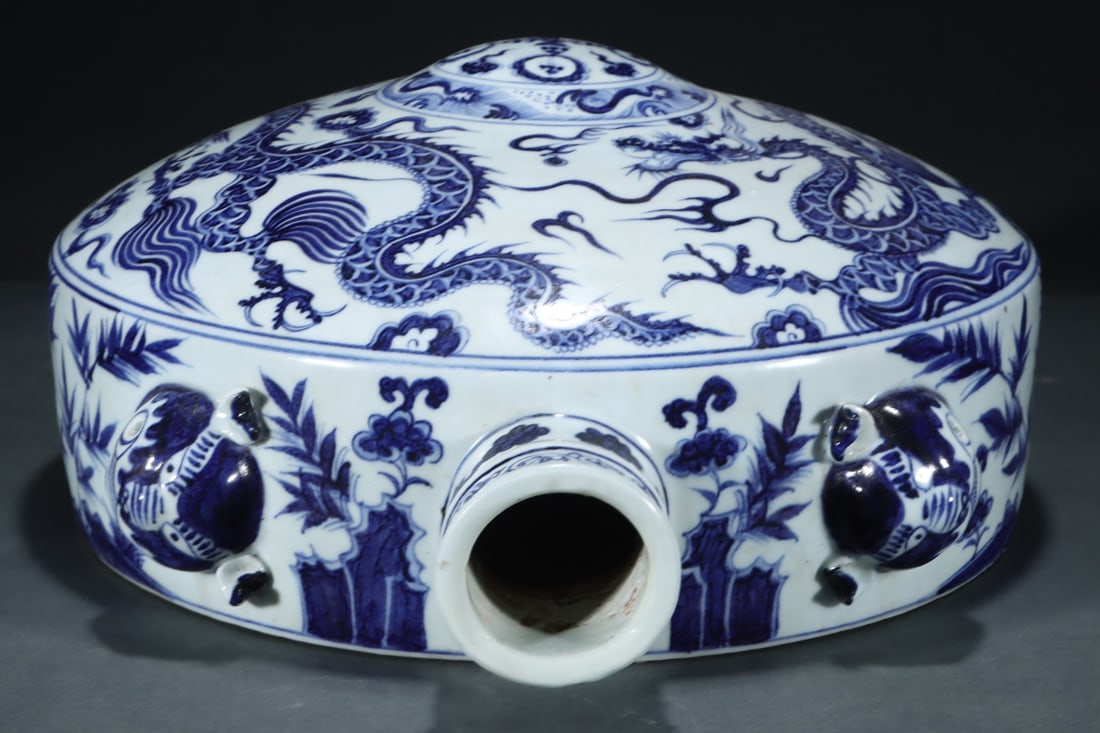 An Exquisite Blue and White Dragon Pattern Double-Ears Vase - 4
