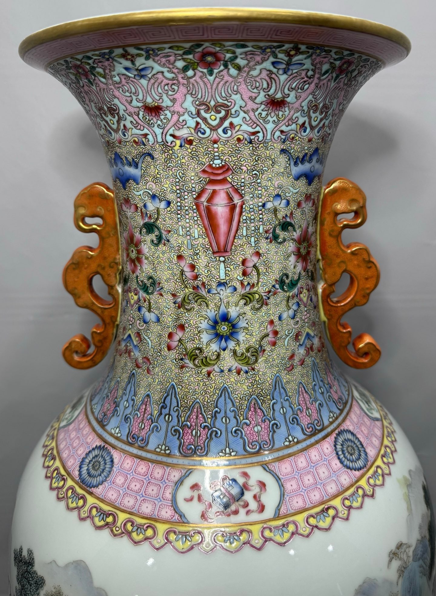 An Exquisite Enamel Lotus Pattern Landscape Pattern Double-Ears Vase - 3