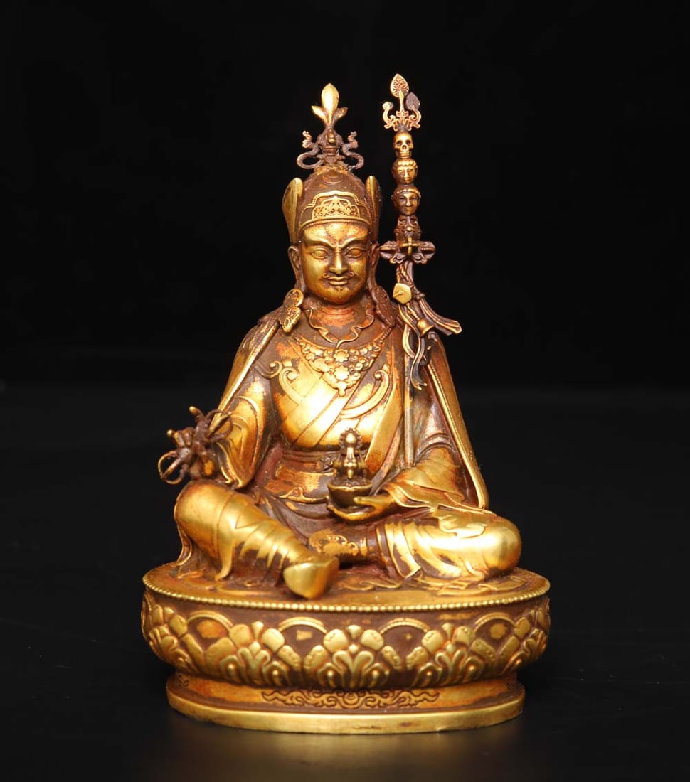 An Exquisite Gilt Bronze Buddha Statue Ornament: An Exquisite Gilt Bronze Buddha Statue Ornament Ming Dynasty, China Yongle Four-character Mark Size:10cm Weight:605g (The Dimensions Of All Batches Are Manually Measured.If You Need More Detailed