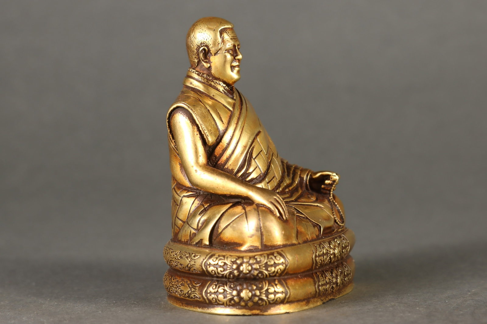 An Exquisite Gilt Bronze Buddha Statue - 2