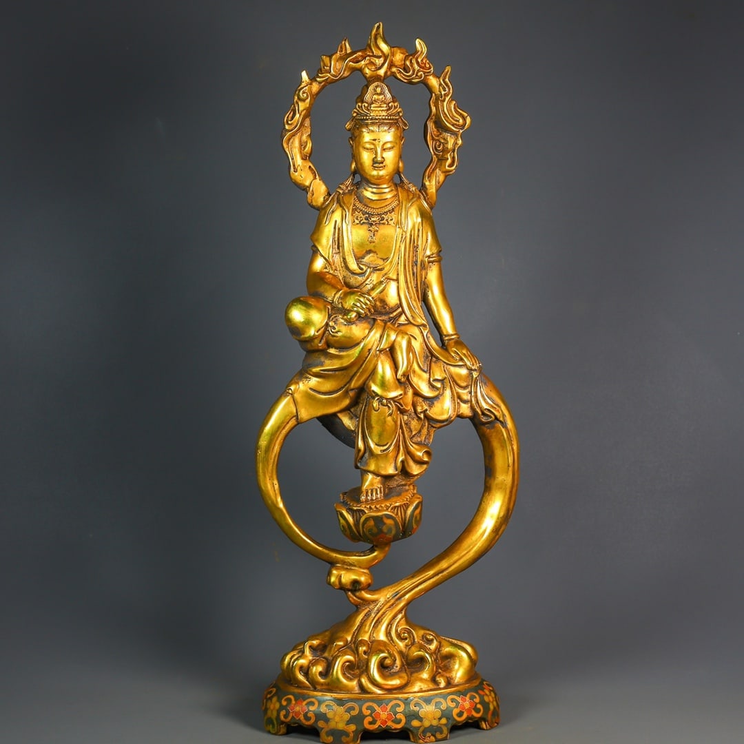 An Exquisite Gilt Bronze Statue of Avalokitesvara: An Exquisite Gilt Bronze Statue of Avalokitesvara Qing Dynasty, China Size:50cmx20cm Weight:3025g (The Dimensions Of All Batches Are Manually Measured.If You Need More Detailed Information, Please