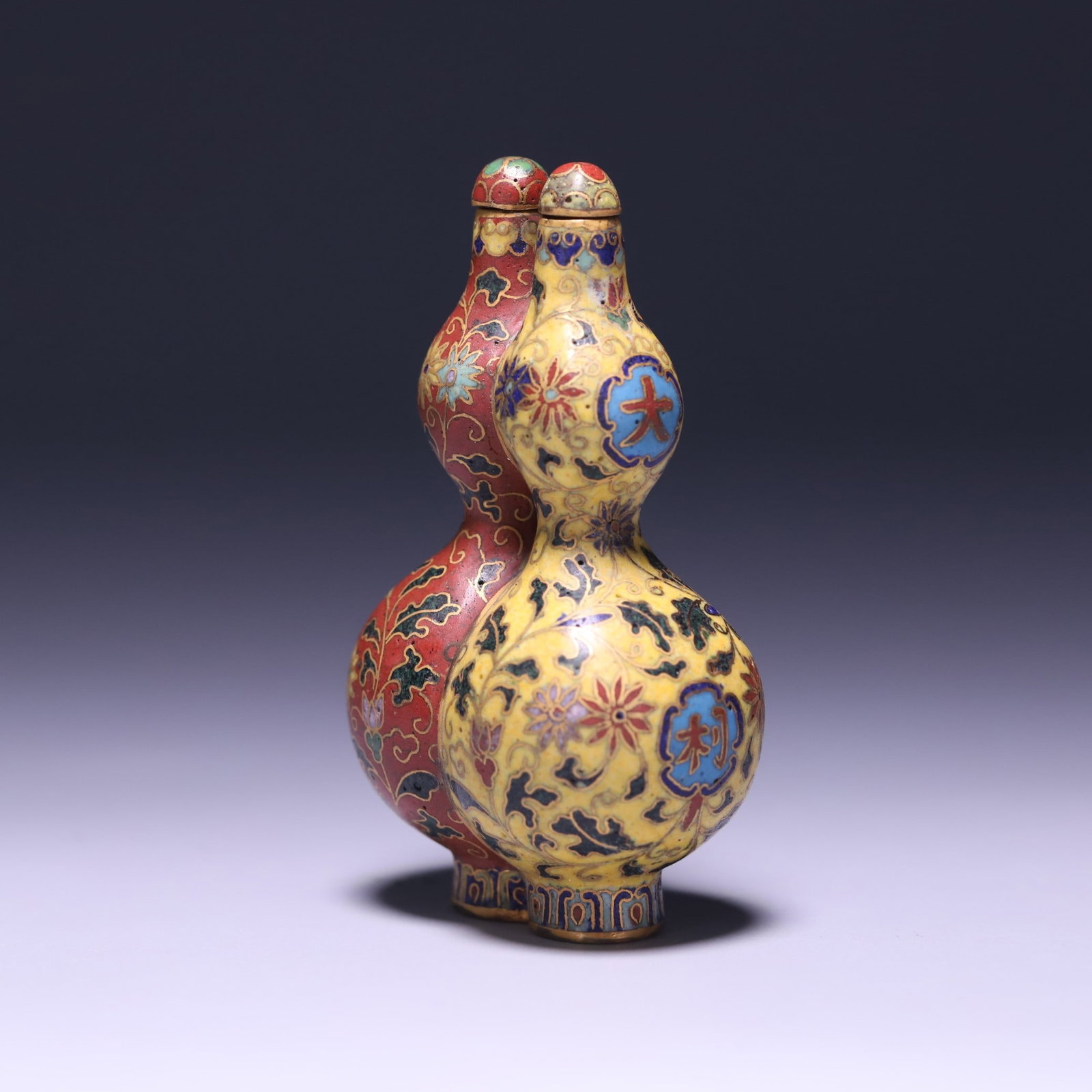 An Exquisite Cloisonne Lotus Pattern Gourd-Shaped Snuff Bottle - 2
