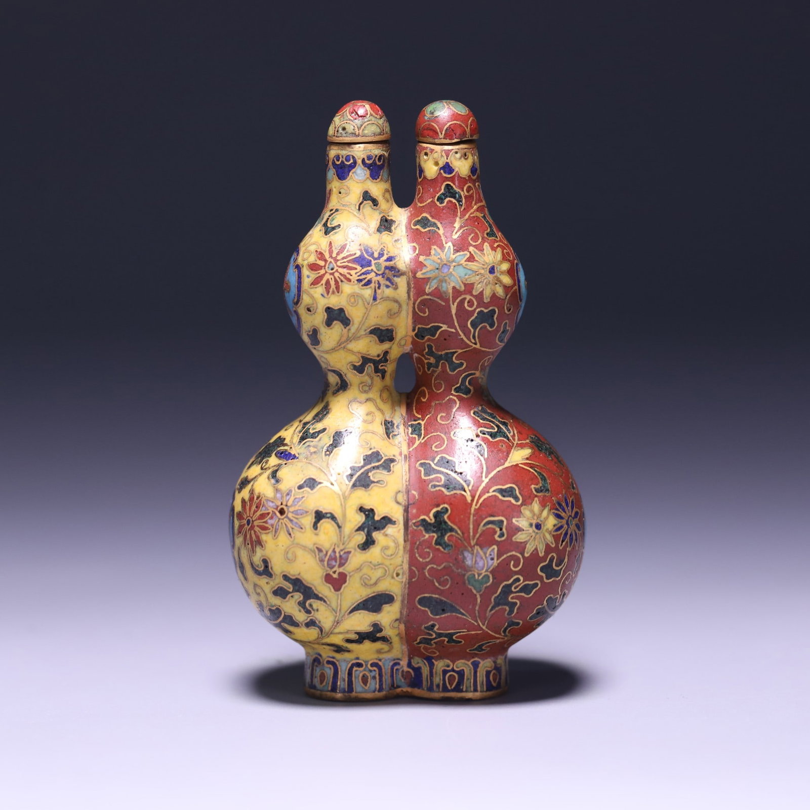 An Exquisite Cloisonne Lotus Pattern Gourd-Shaped Snuff Bottle - 3
