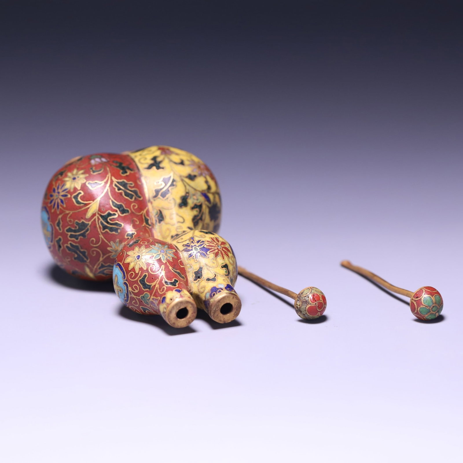 An Exquisite Cloisonne Lotus Pattern Gourd-Shaped Snuff Bottle - 8