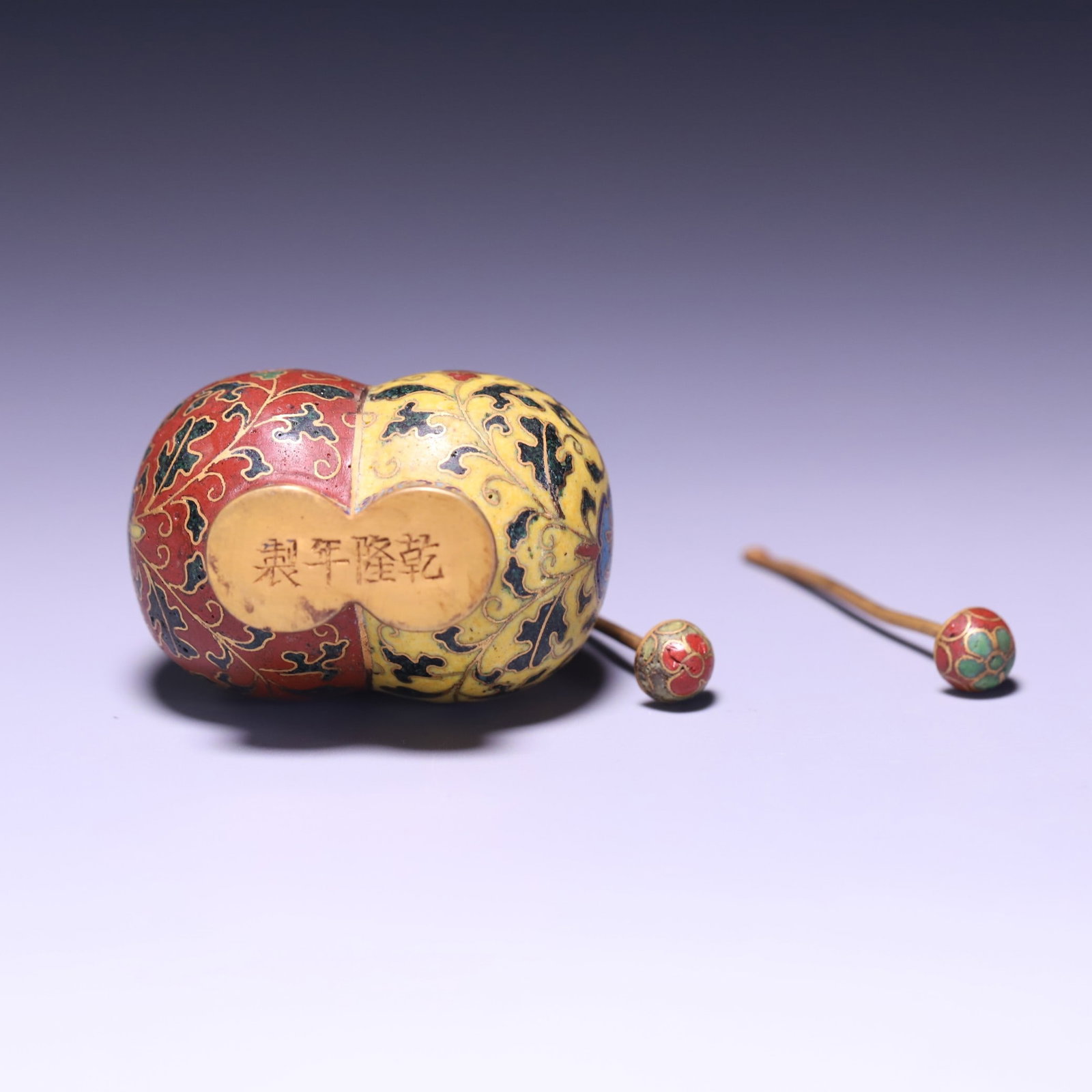 An Exquisite Cloisonne Lotus Pattern Gourd-Shaped Snuff Bottle - 9