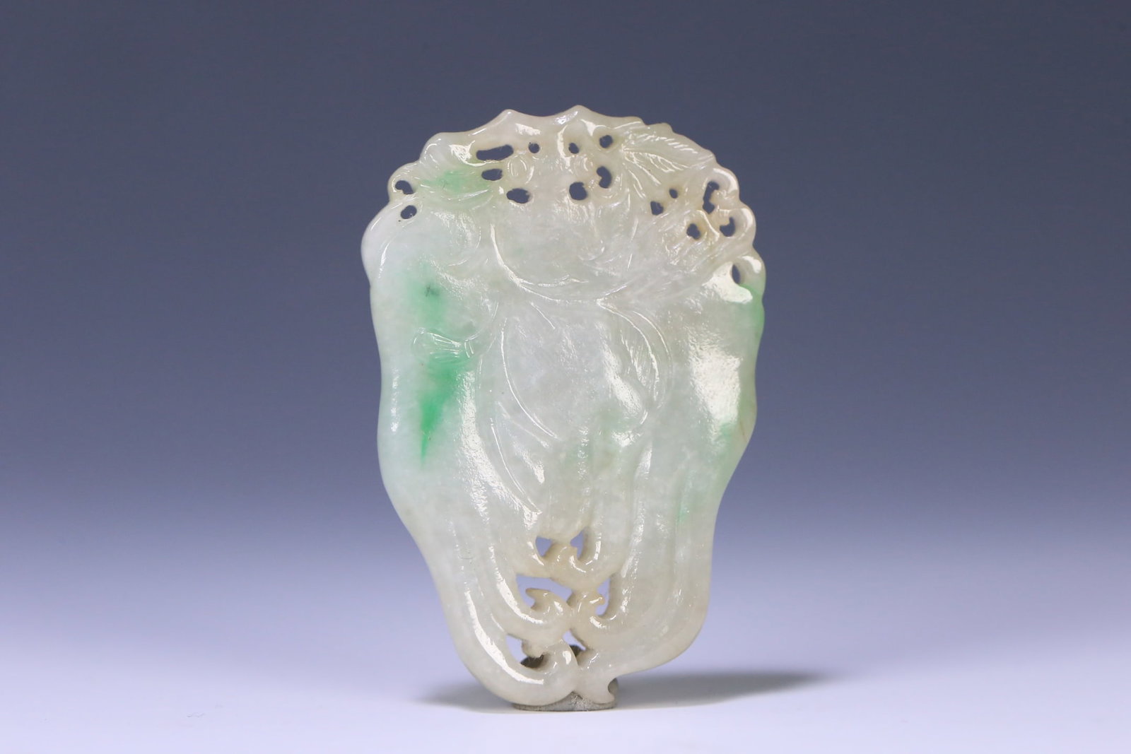 An Exquisite Jadeite Bergamot Pattern Brand (1 of 9)