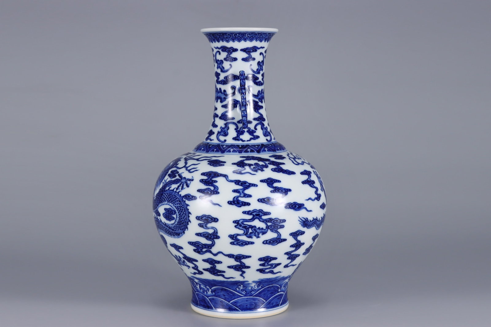 An Exquisite Blue and White Seawater Pattern Dragon Pattern Double-Ears Vase - 3