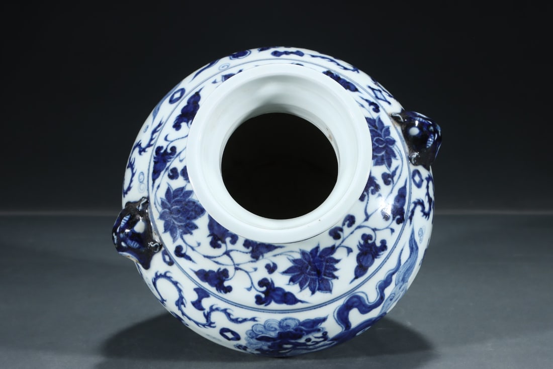 An Exquisite Blue and White Lotus Pattern Lion Pattern Double-Ears Jar - 4