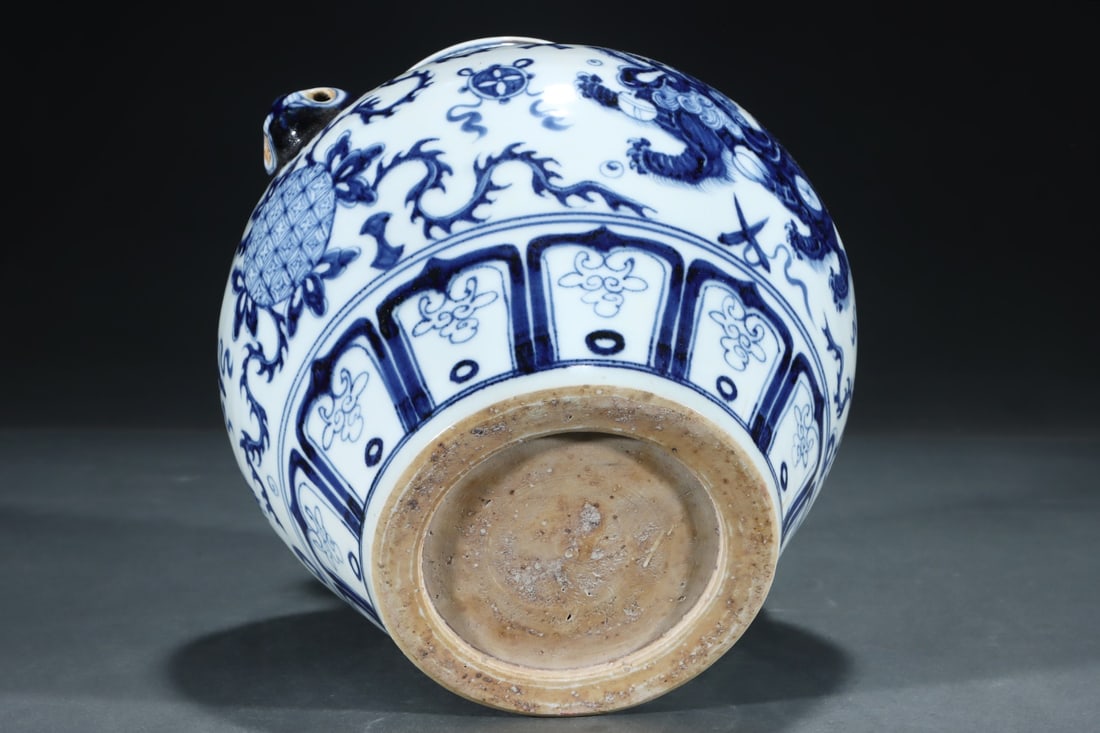 An Exquisite Blue and White Lotus Pattern Lion Pattern Double-Ears Jar - 5