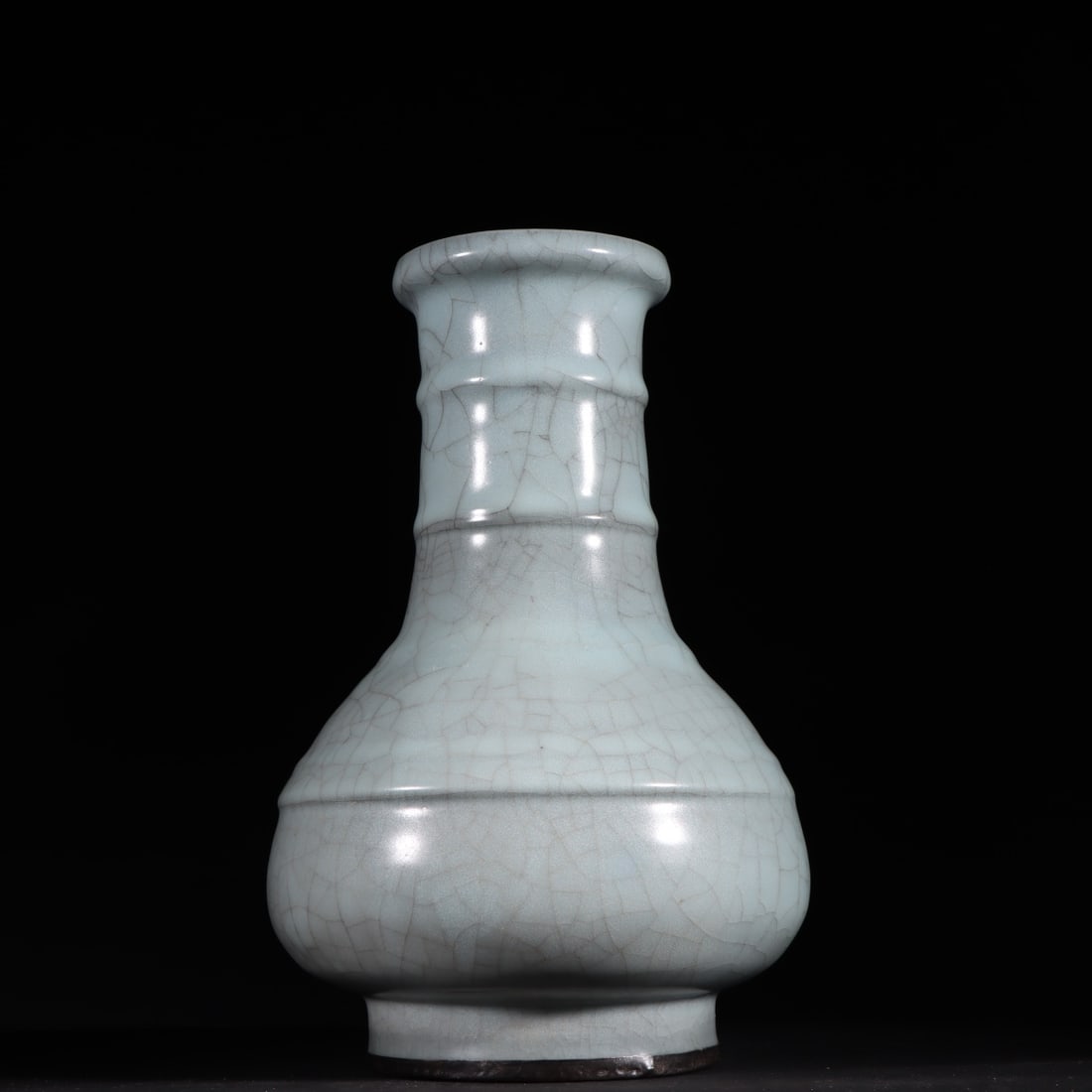 An Exquisite Guan yao Celadon Glazed Vase - 2
