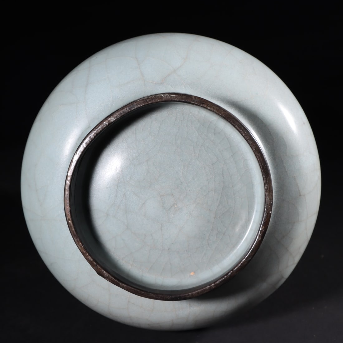An Exquisite Guan yao Celadon Glazed Vase - 9