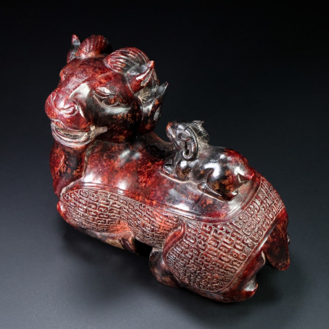 An Exquisite White Jade Auspicious Beast Ornament - 9