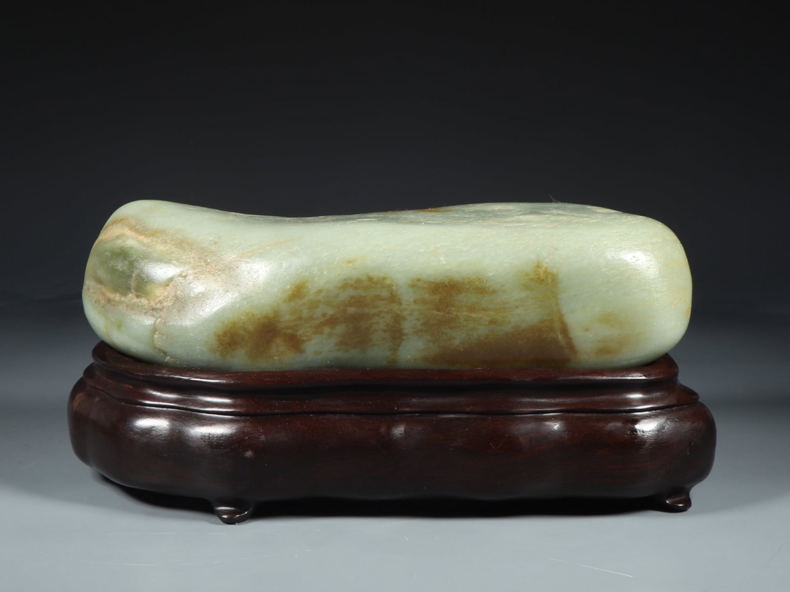 An Exquisite White Jade Ornament - 5