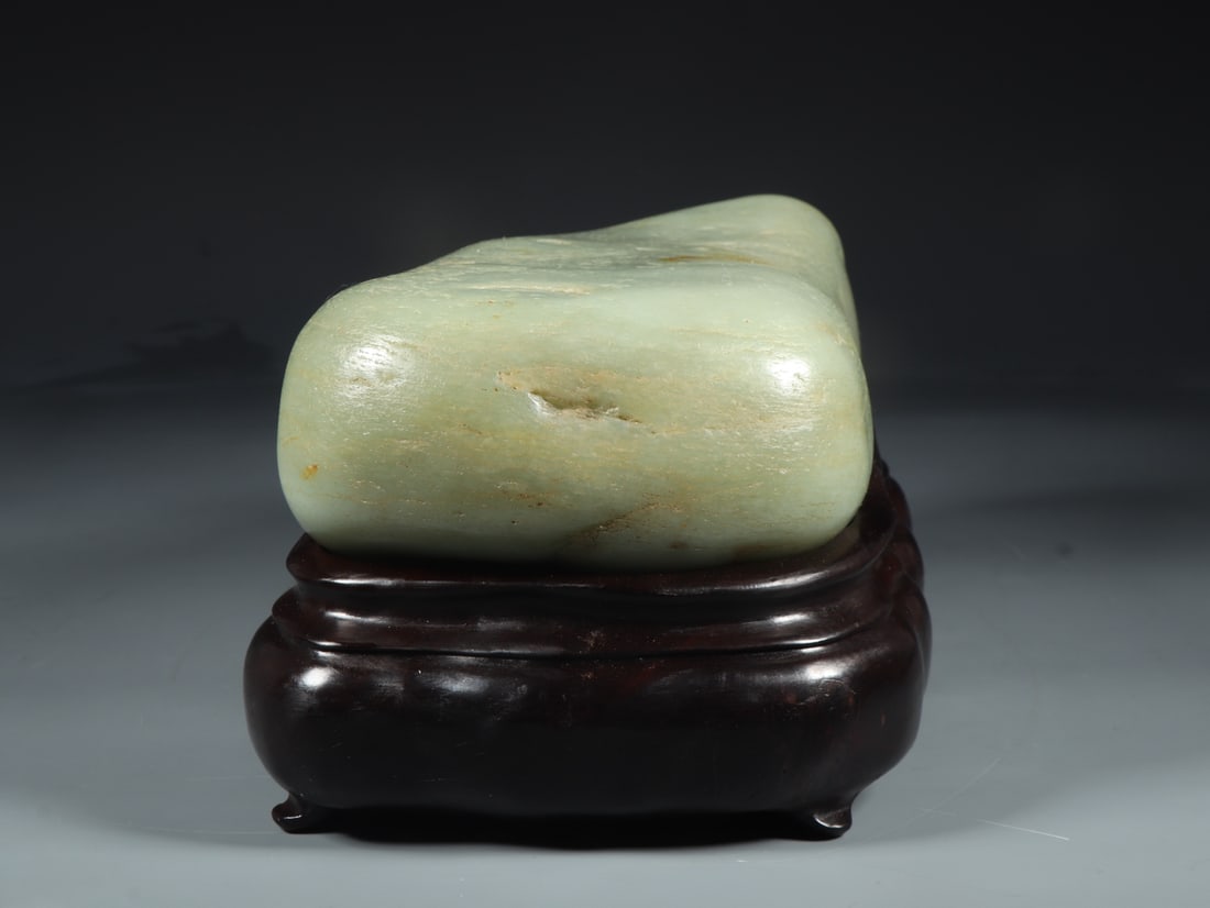 An Exquisite White Jade Ornament - 6