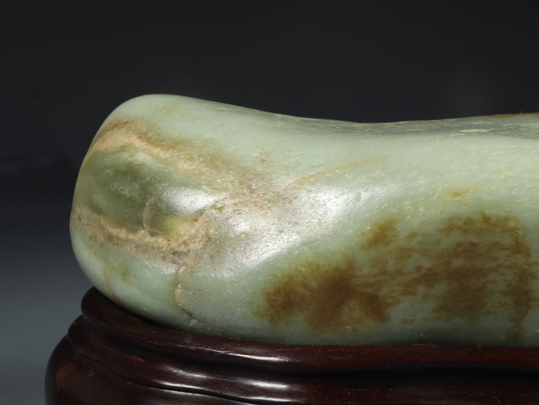 An Exquisite White Jade Ornament - 8