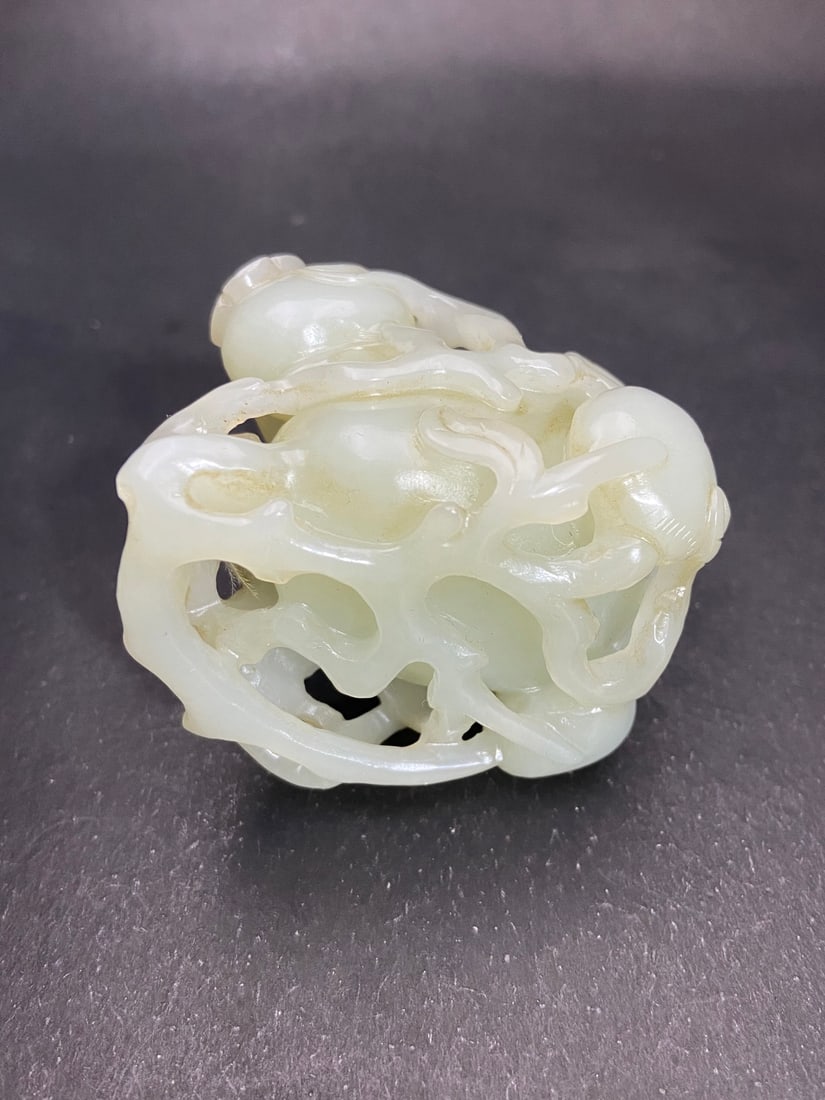 An Exquisite White Jade Melon and Fruit Pattern Ornament - 5
