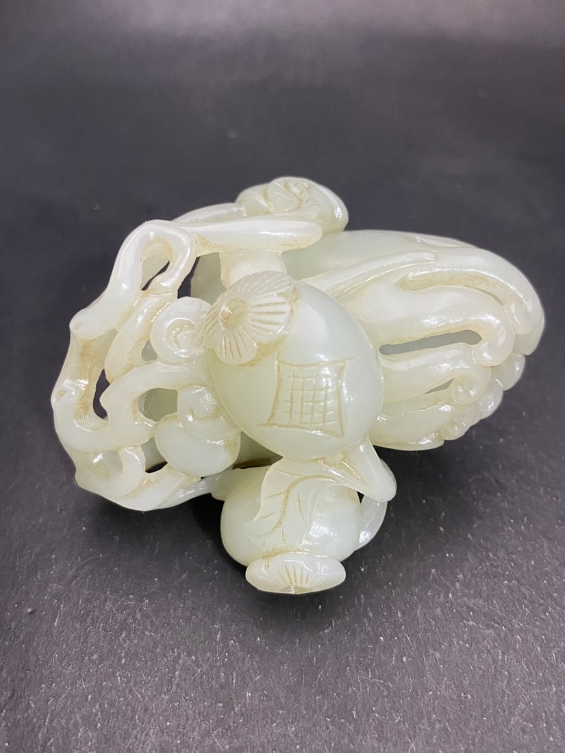 An Exquisite White Jade Melon and Fruit Pattern Ornament - 7