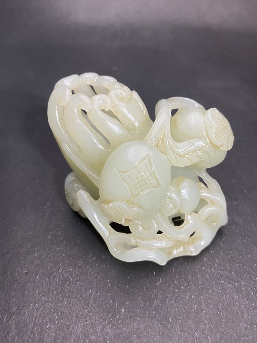 An Exquisite White Jade Melon and Fruit Pattern Ornament - 8