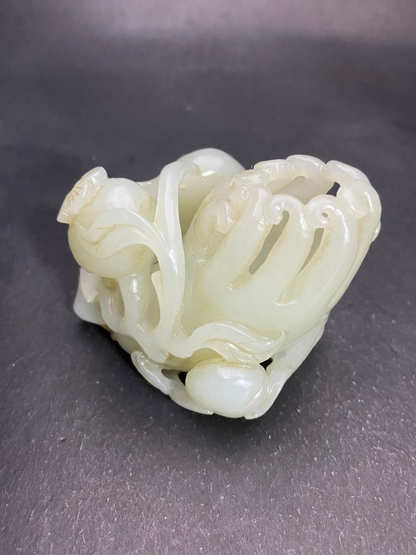 An Exquisite White Jade Melon and Fruit Pattern Ornament - 9