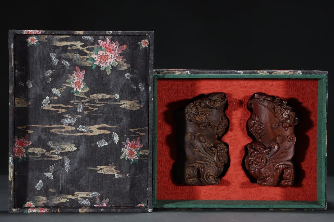 An Exquisite Eaglewood Auspicious Beast-Shaped Goblet: An Exquisite Eaglewood Auspicious Beast-Shaped Goblet Qing Dynasty, China Qianlong Six-character Mark Size:10cmx16.8cmx10cm (The Dimensions Of All Batches Are Manually Measured.If You Need More Detail