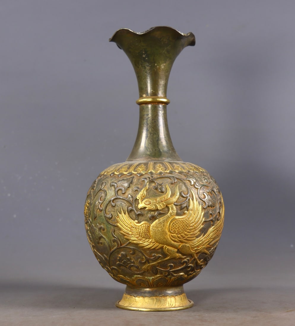 An Exquisite Gilt Bronze Dragon and Phoenix Pattern Lotus Pattern Vase - 5