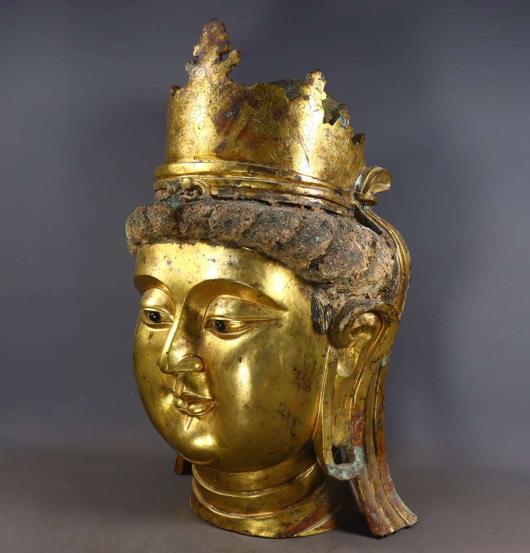 An Exquisite Gilt Bronze Buddha head - 3