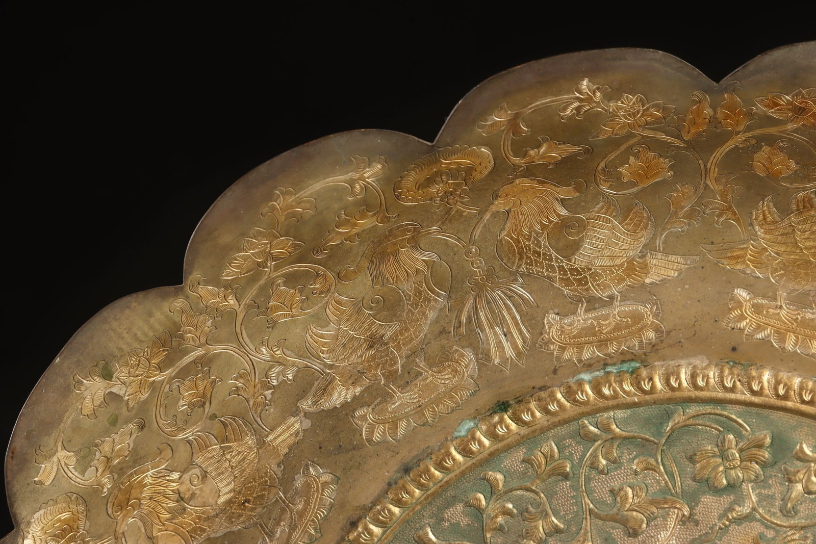 An Exquisite Gilt Bronze Phoenix Pattern Lotus Pattern Plate - 3