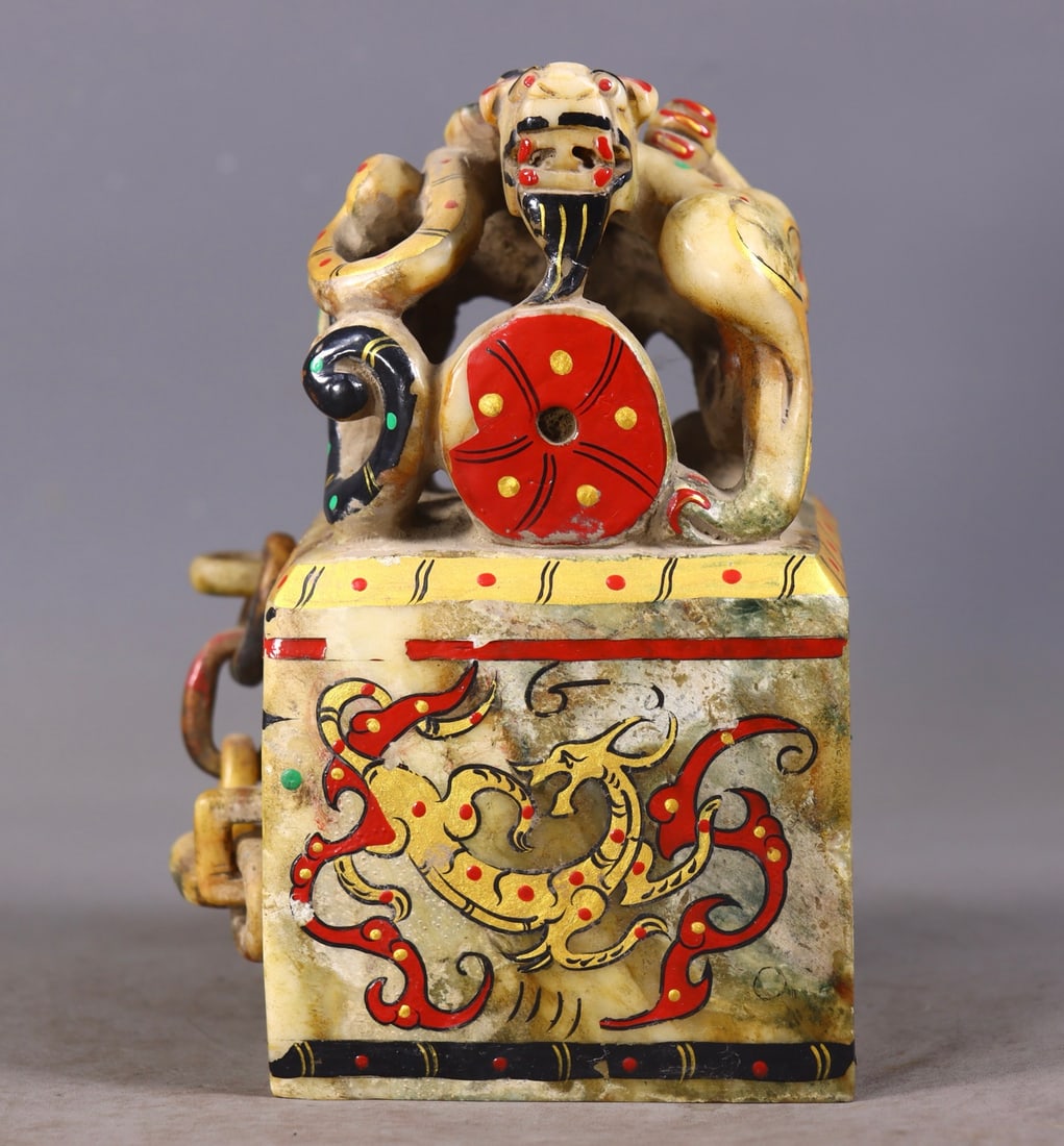 An Exquisite White Jade Painted Gold Painted Color Auspicious Beast Seal: An Exquisite White Jade Painted Gold Painted Color Auspicious Beast Seal Qing Dynasty, China Size:16cmx10.5cmx9cm Weight:2558g (The Dimensions Of All Batches Are Manually Measured.If You Need More