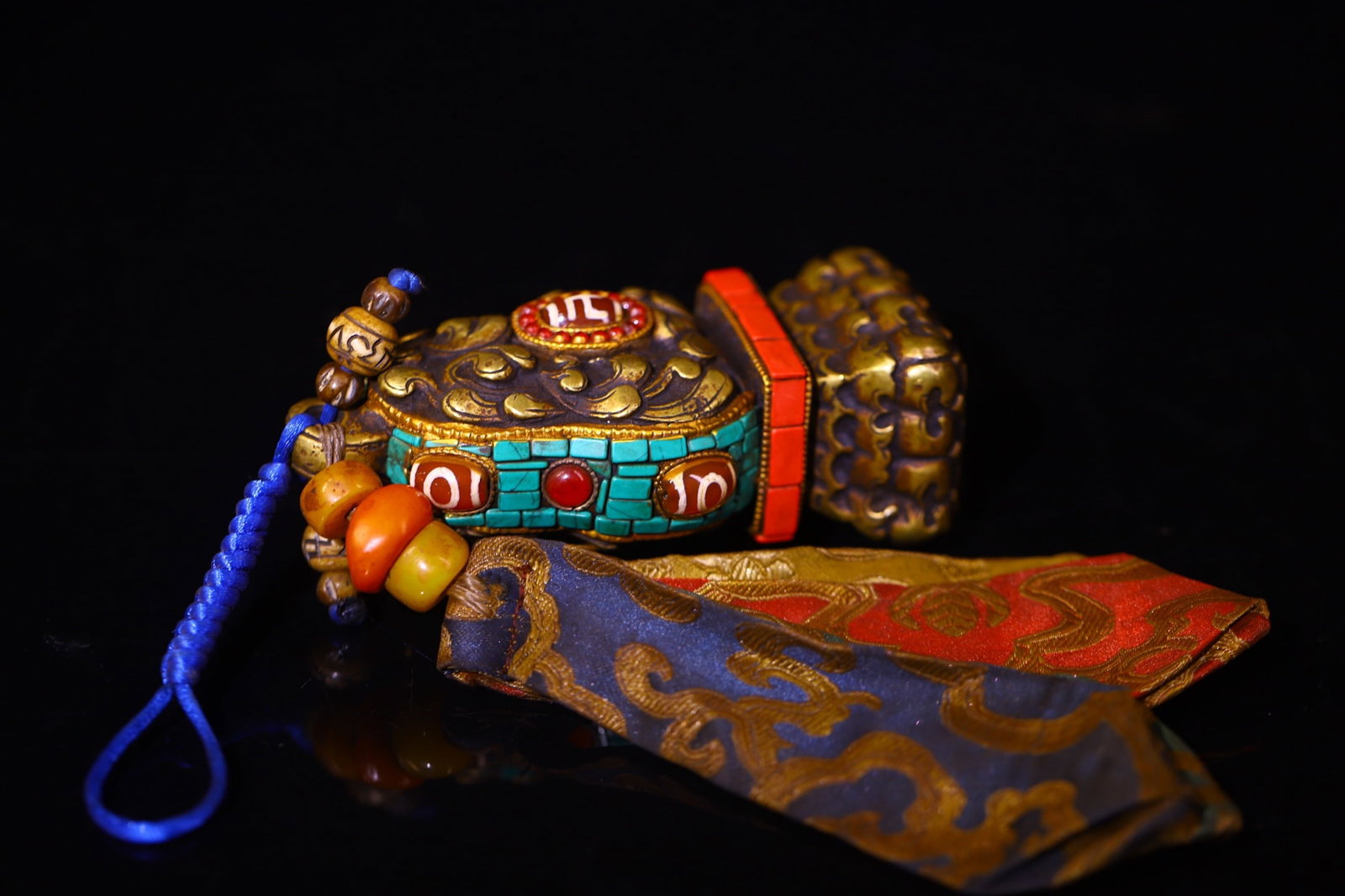 An Exquisite Bronze Dzi Bead Ornament - 5