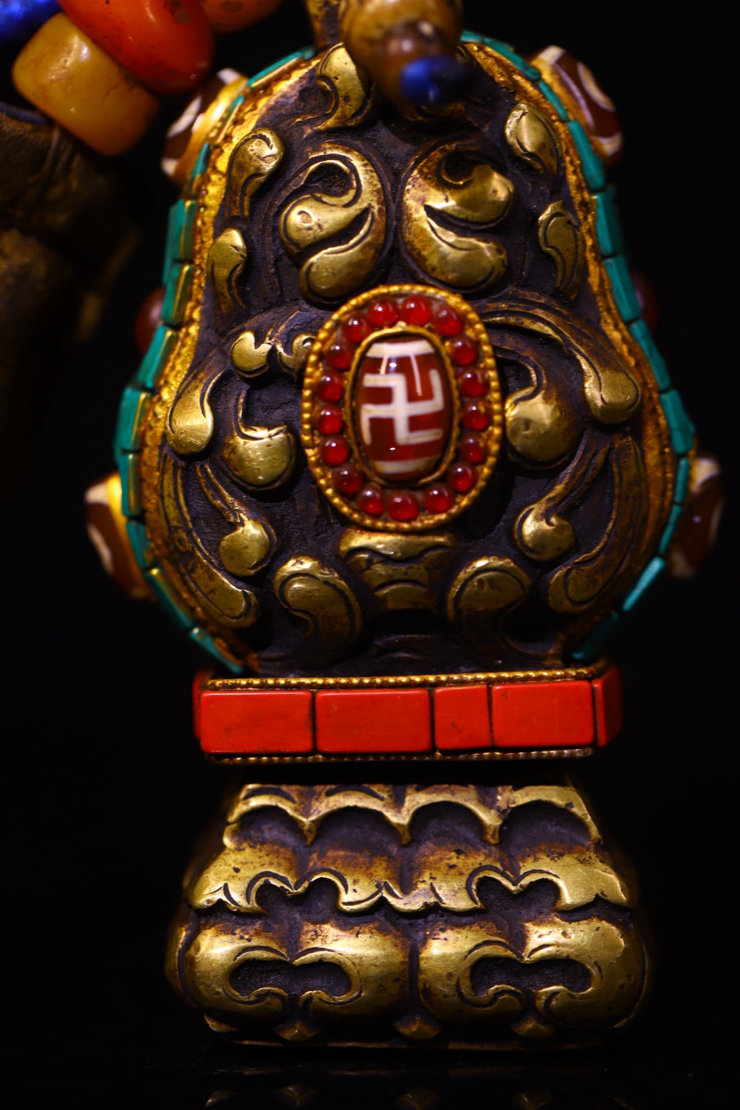 An Exquisite Bronze Dzi Bead Ornament - 6