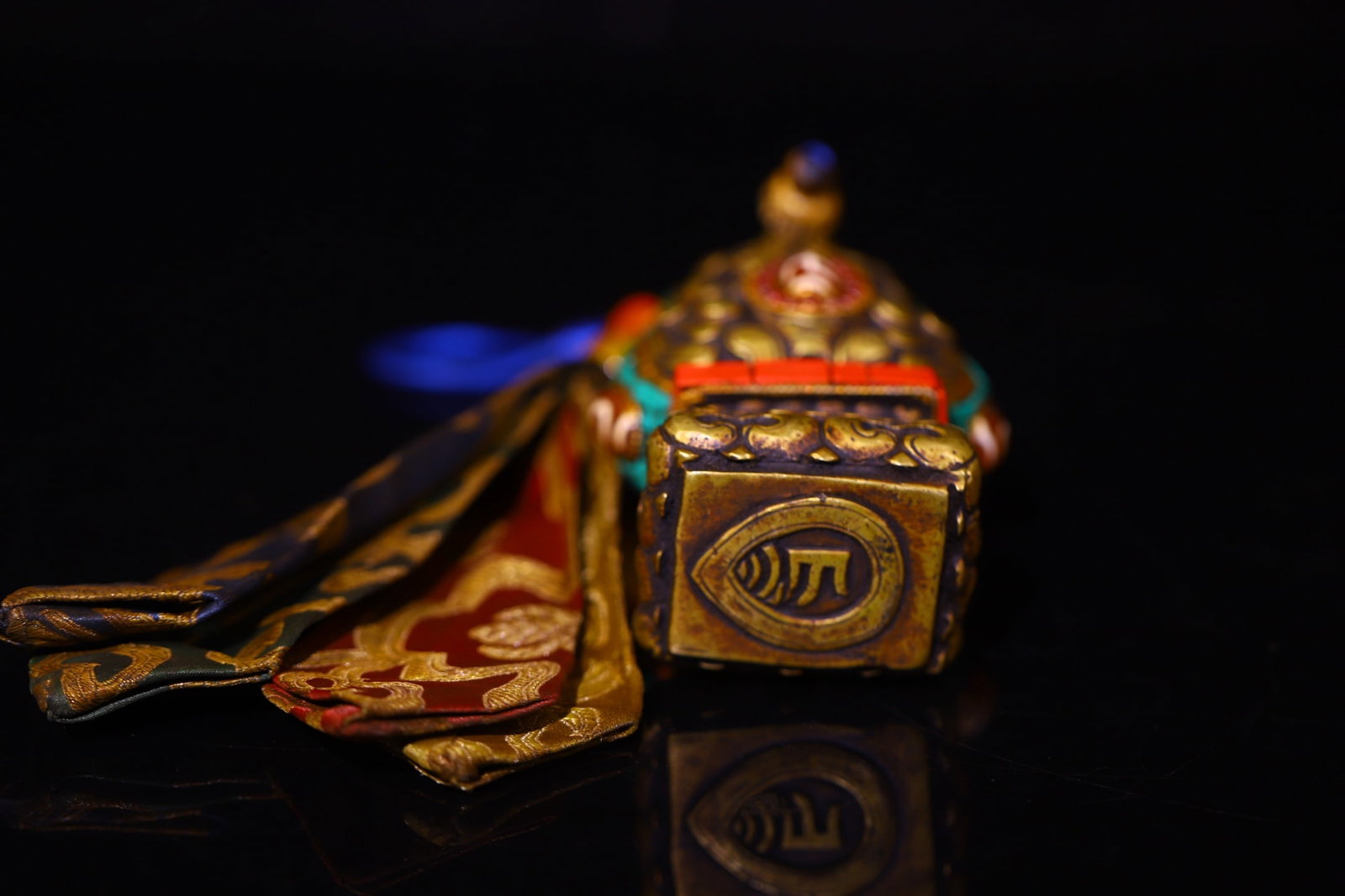 An Exquisite Bronze Dzi Bead Ornament - 9