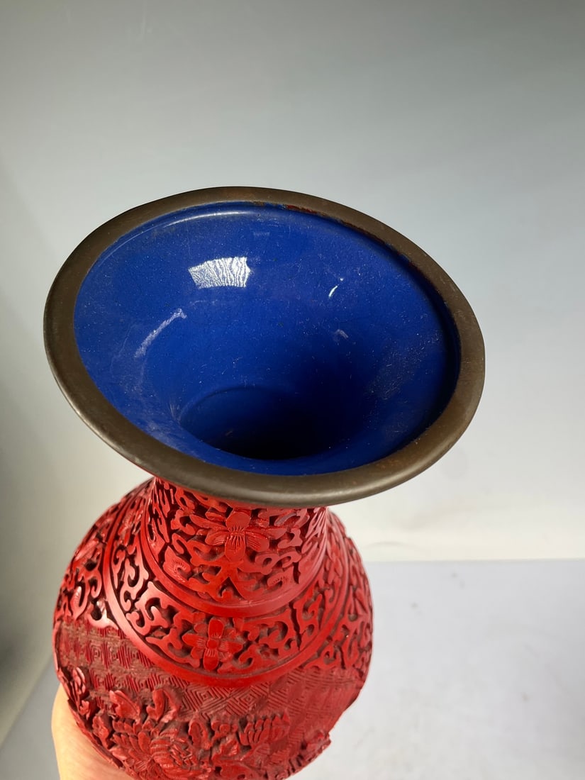 An Exquisite Bronze Carved Red Lacquer Flower Pattern Vase - 2