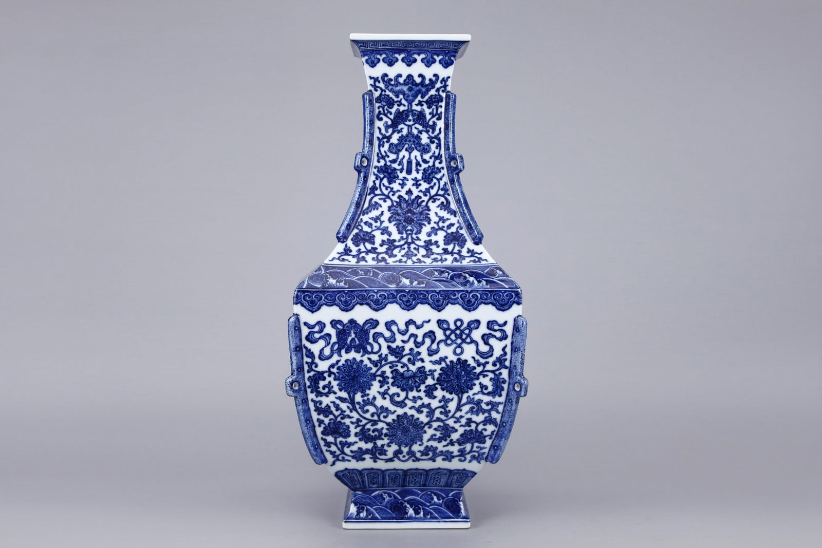 An Exquisite Blue and White Eight Treasures Pattern Lotus Pattern Seawater Pattern Vase: An Exquisite Blue and White Eight Treasures Pattern Lotus Pattern Seawater Pattern Vase Qing Dynasty, China Qianlong Six-character Mark Size:52cmx24cm (The Dimensions Of All Batches Are Manually Measu