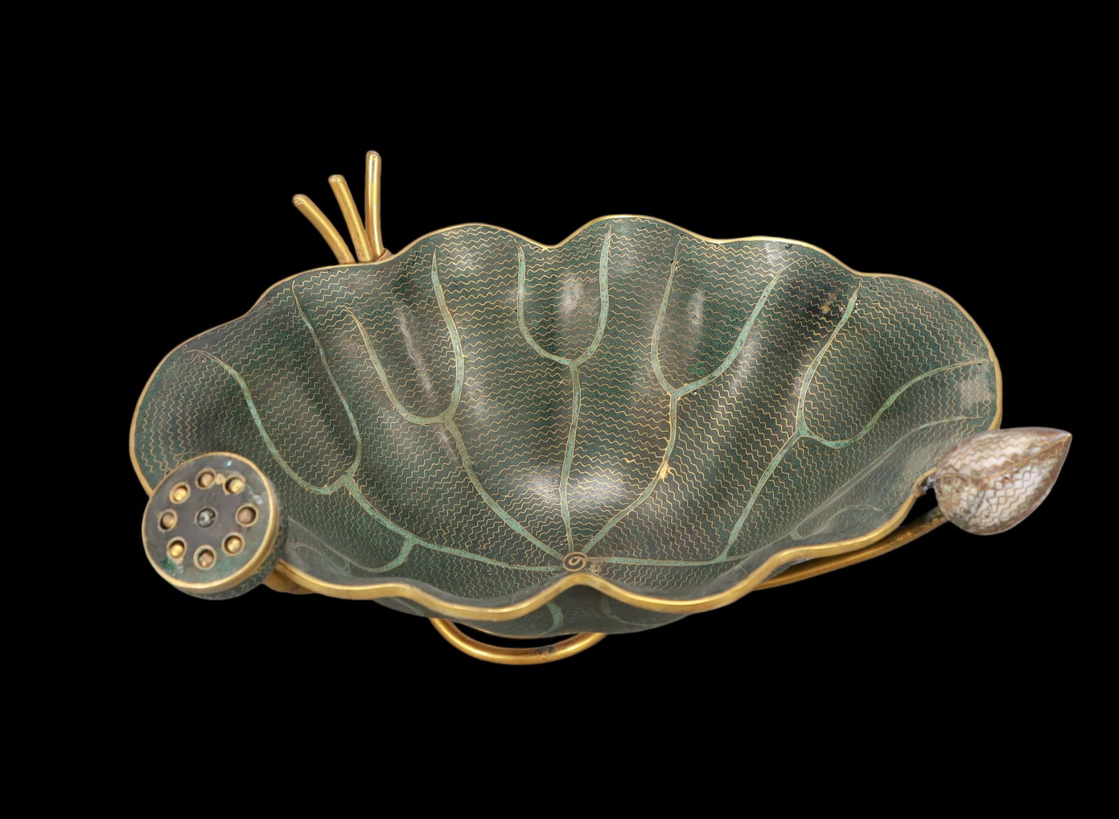 A Exquisite Coppery Lotus-Form Plate - 2