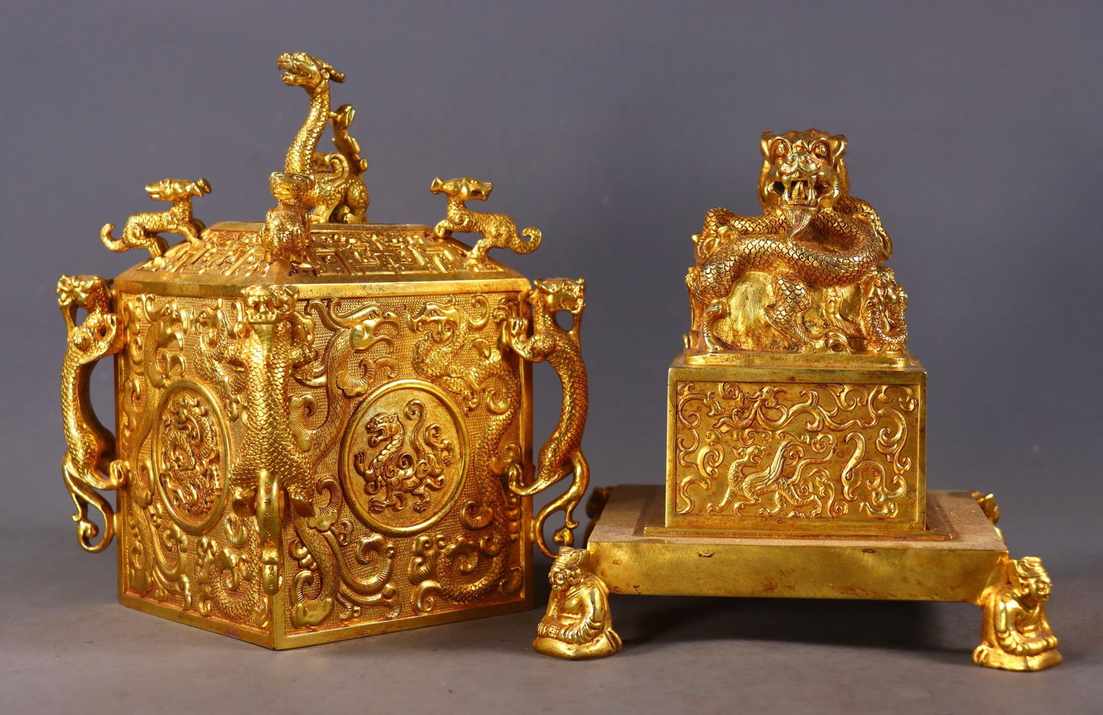 A Set of Fine Gilt Bronze Auspicious Beast Seal: A Set of Fine Gilt Bronze Auspicious Beast Seal Qing Dynasty, China Size:22cmx15.5cm Size:13cmx8cm Weight:5950g (The Dimensions Of All Batches Are Manually Measured.If You Need More Detailed